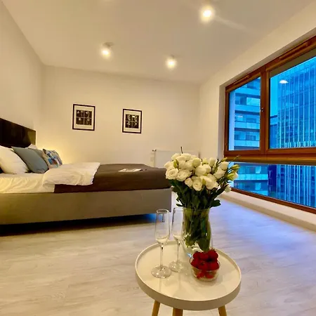 Living Point Residence City Center & Business ורשה